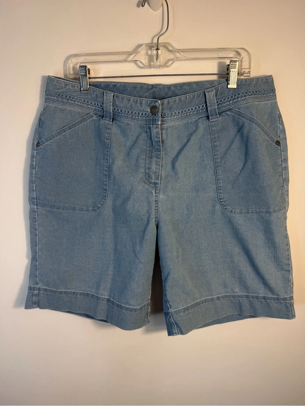 Woolrich Light Wash Denim Shorts with Front Patch Pockets Bermuda stretch 14